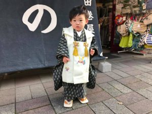 3歳男の子の七五三 節句のお祝いに大人気の着物 被布セット 2歳位から着れます お祝いに是非 産地とお客様を結ぶ 京呉服の店 田巻屋